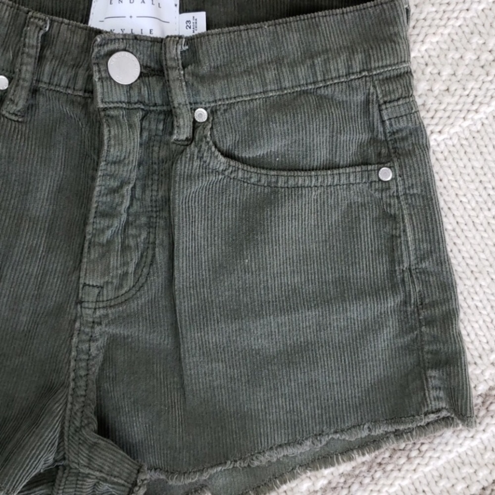 Kendall+Kylie Corduroy Raw Edge Shorts - Picture 3 of 6